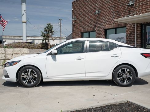 Used 2022 Nissan Sentra SV FWD image 3