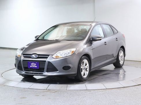 Used 2014 Ford Focus SE w/ SE Winter Package image 3