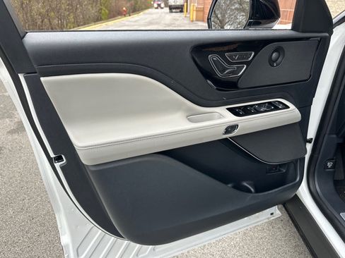 Used 2025 Lincoln Aviator AWD w/ Equipment Group 101A image 28