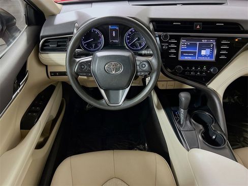 Certified 2019 Toyota Camry LE image 20