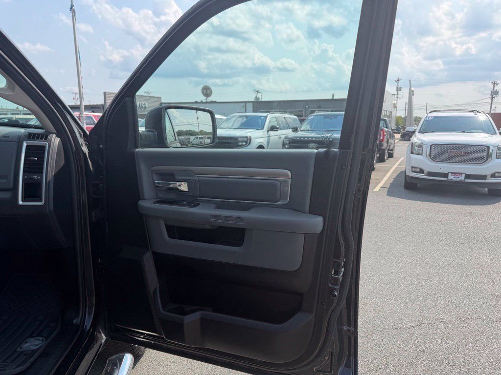 Used 2015 RAM 1500 Big Horn RWD image 29