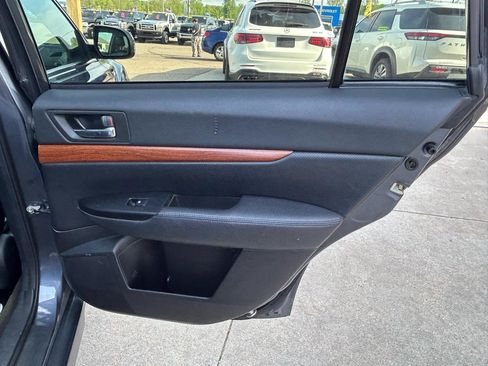 Used 2014 Subaru Outback 3.6R Limited w/ Moonroof Package AWD/4WD image 15