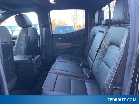 Used 2023 GMC Canyon Denali image 13