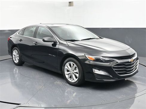 Used 2024 Chevrolet Malibu LT image 2
