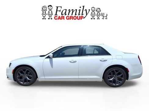 Used 2023 Chrysler 300 S RWD image 2