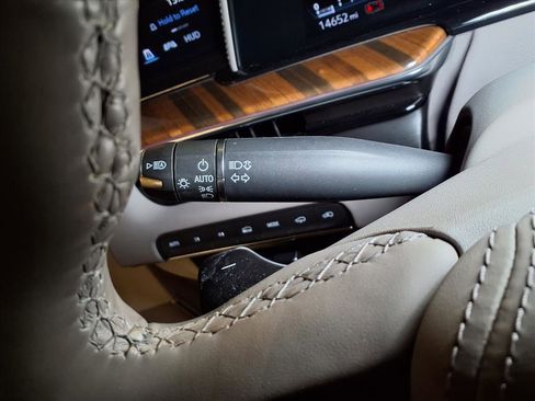 Certified 2024 Cadillac Escalade Premium Luxury Platinum image 9