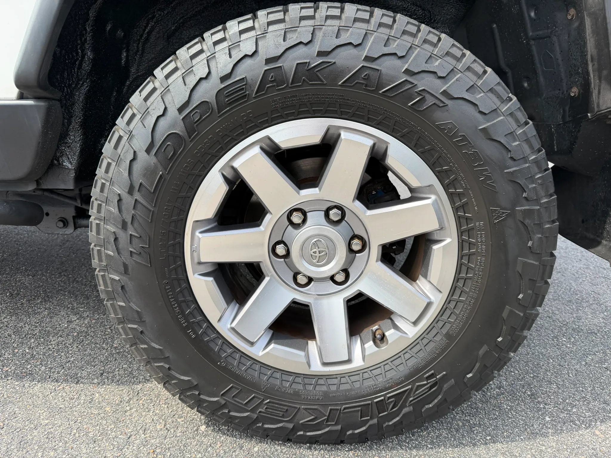 Used 2014 Toyota FJ Cruiser 4WD w/ Convenience Package image 40