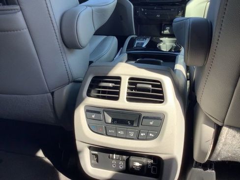 Used 2021 Honda Pilot Touring image 27