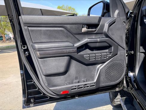 Used 2025 Toyota Tacoma TRD Sport image 21