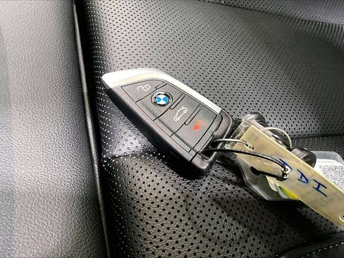 Used 2025 BMW 330i Sedan RWD image 11