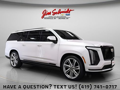 Used 2025 Cadillac Escalade ESV Sport Platinum AWD/4WD image 1