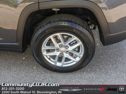 New 2025 Jeep Grand Cherokee Laredo X w/ Luxury Tech Group I