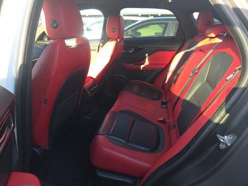 Used 2019 Jaguar F-PACE S image 5