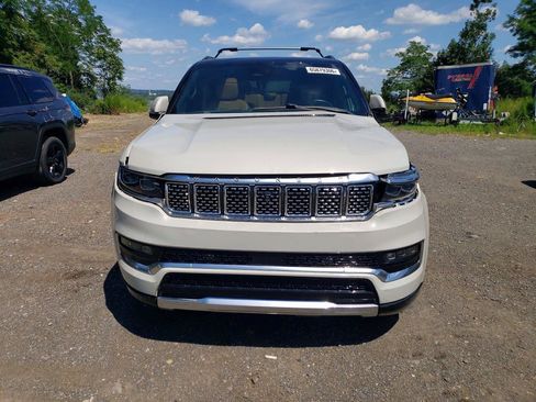 Used 2022 Jeep Grand Wagoneer Series III AWD/4WD image 2