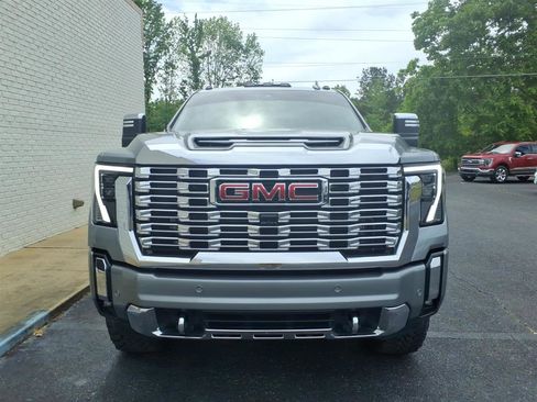 Used 2024 GMC Sierra 2500 Denali w/ Denali Reserve Package AWD/4WD image 2