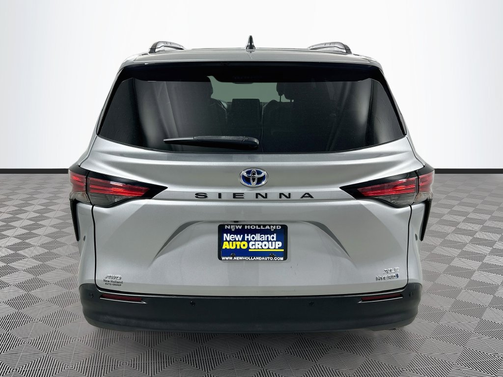 Certified 2022 Toyota Sienna XLE w/ XLE Plus Package AWD/4WD image 6