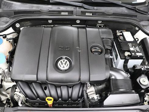 Used 2013 Volkswagen Jetta SEL FWD image 40