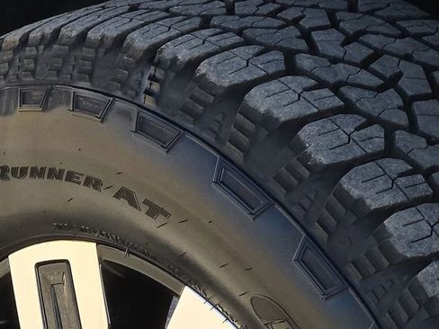 Used 2024 GMC Sierra 2500 Denali Ultimate image 10