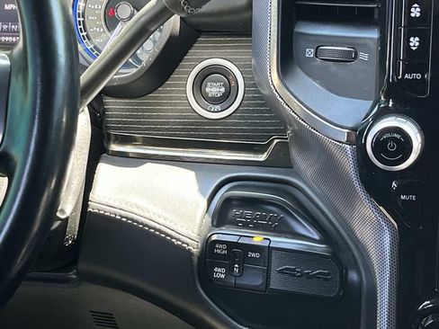 Used 2021 RAM 2500 Limited AWD/4WD image 17