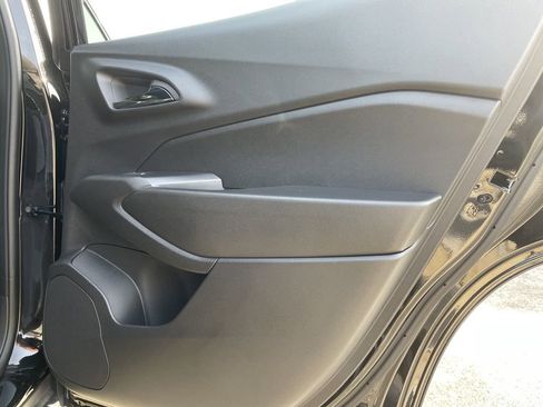 New 2026 Chevrolet Trax RS w/ Sunroof Package image 37