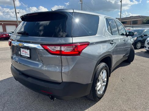 Used 2018 Chevrolet Traverse LS FWD image 3