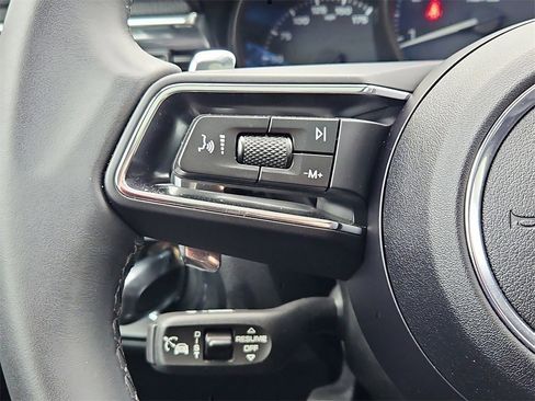 Certified 2025 Porsche Macan image 29