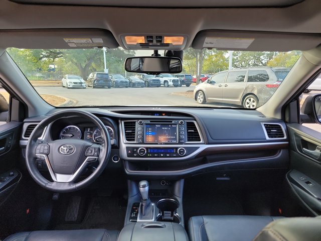 Used 2015 Toyota Highlander Limited Platinum FWD image 18