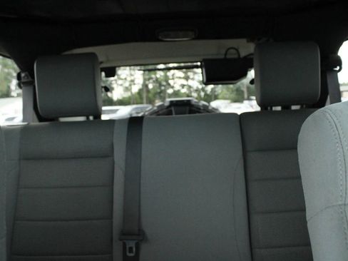 Used 2007 Jeep Wrangler Unlimited Sahara w/ Dual Top Group image 13