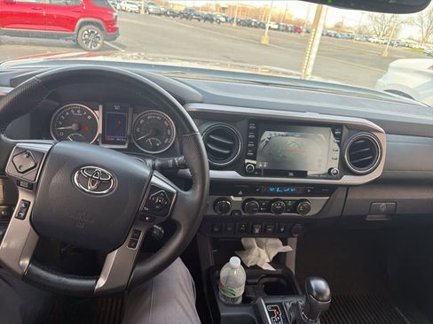 Used 2020 Toyota Tacoma Limited image 14