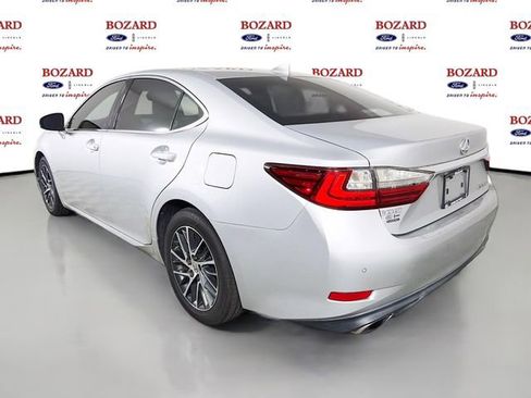 Used 2016 Lexus ES 350 w/ Luxury Package w/Wood Trim FWD image 6