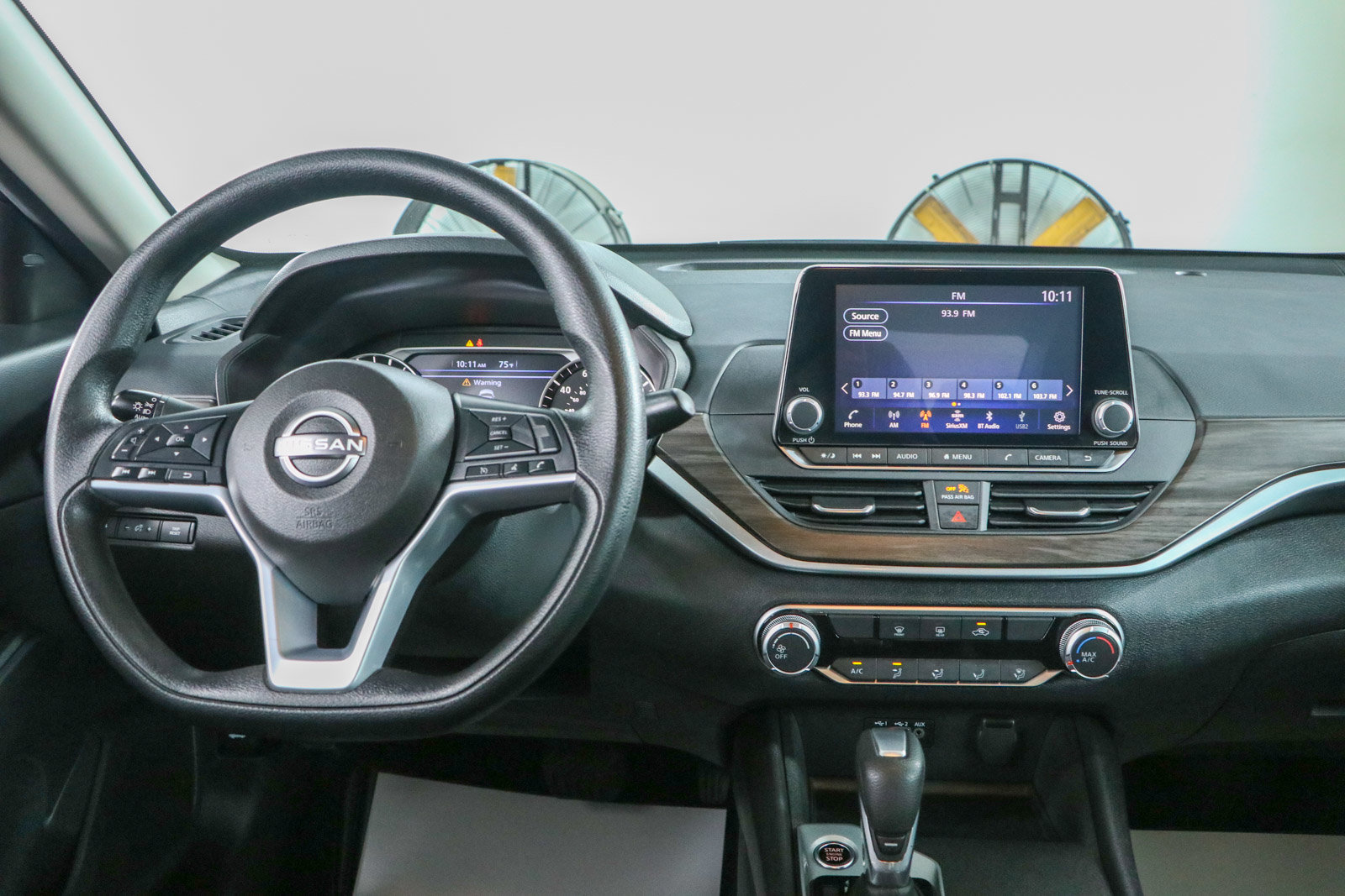 Used 2025 Nissan Altima 2.5 SV FWD image 17