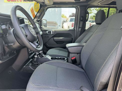 Used 2024 Jeep Wrangler Unlimited Sport AWD/4WD image 13
