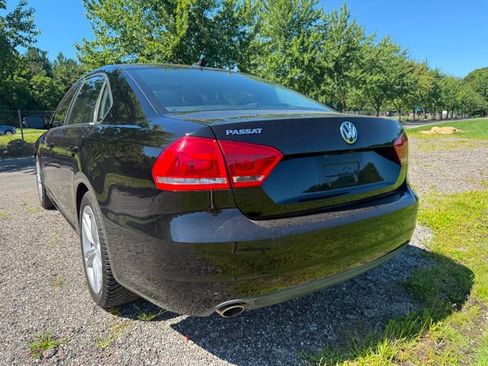 Used 2014 Volkswagen Passat TDI SE FWD image 3