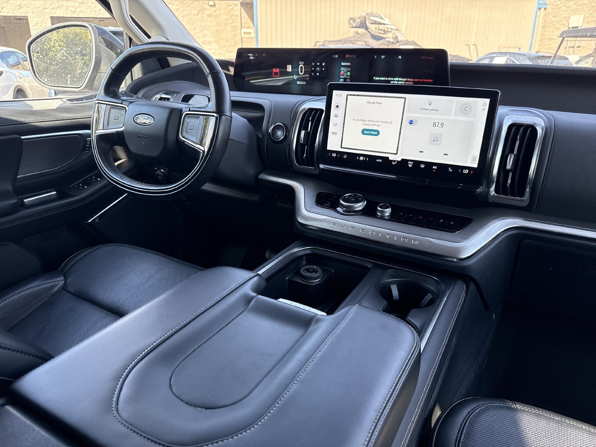Certified 2025 Ford Expedition Platinum AWD/4WD image 3