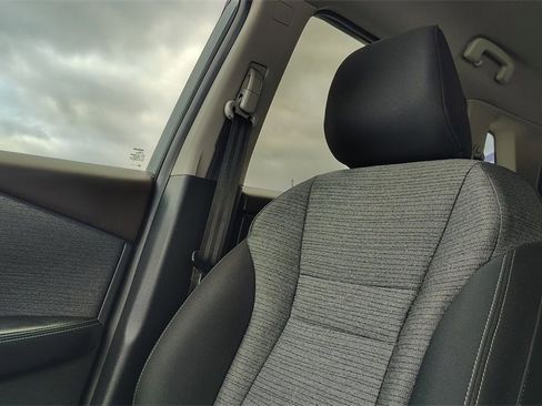 Used 2023 Nissan Rogue SV image 24