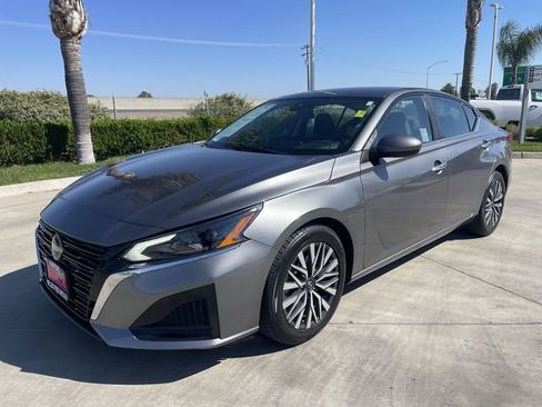 Used 2023 Nissan Altima 2.5 SV image 4