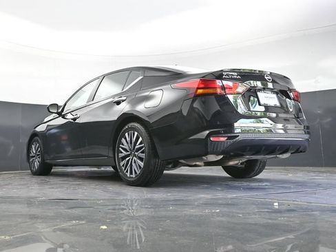 Used 2025 Nissan Altima 2.5 SV FWD image 38