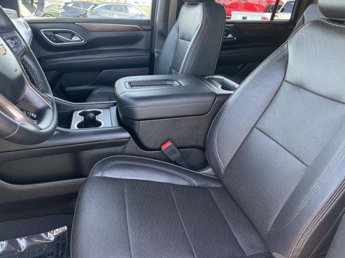 Used 2023 Chevrolet Suburban High Country w/ Premium Package image 22