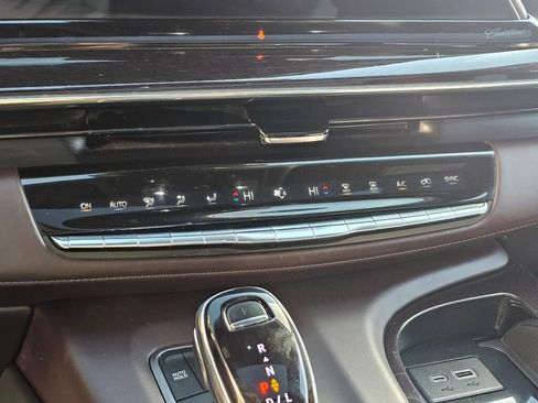 Certified 2023 Cadillac Escalade ESV Sport Platinum image 38