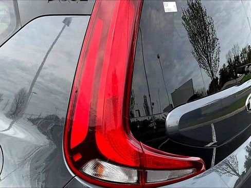 Used 2021 Kia Soul LX image 23