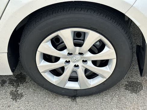 Used 2024 Toyota Corolla LE FWD image 5