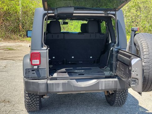 Used 2016 Jeep Wrangler Unlimited Sport w/ Quick Order Package 24S AWD/4WD image 17