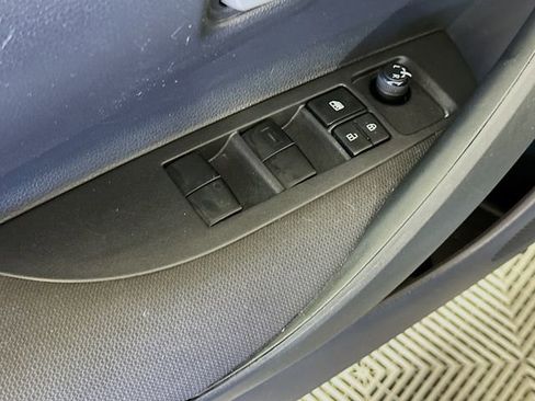 Used 2021 Toyota Corolla LE w/ Carpet Mat Package (TMS) image 19