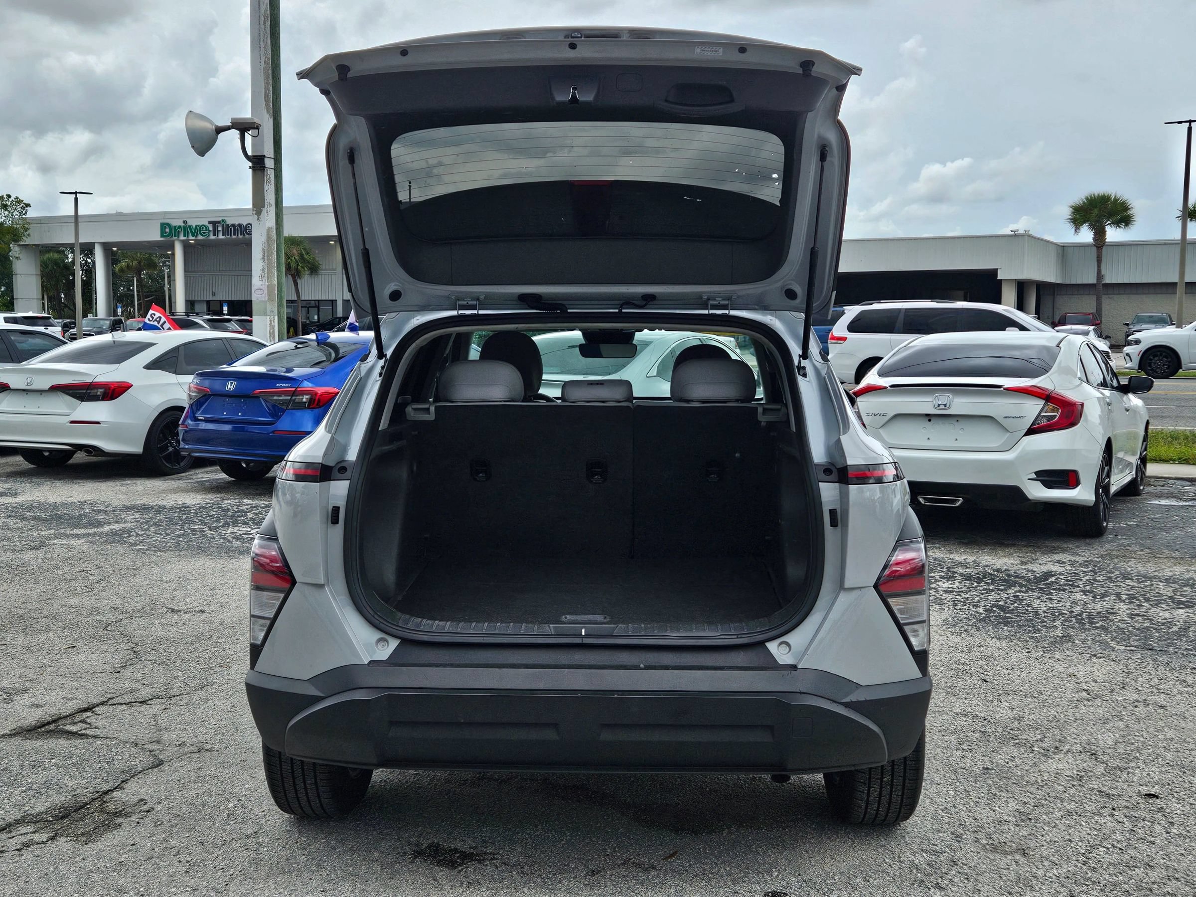 Used 2024 Hyundai Kona SE FWD image 9