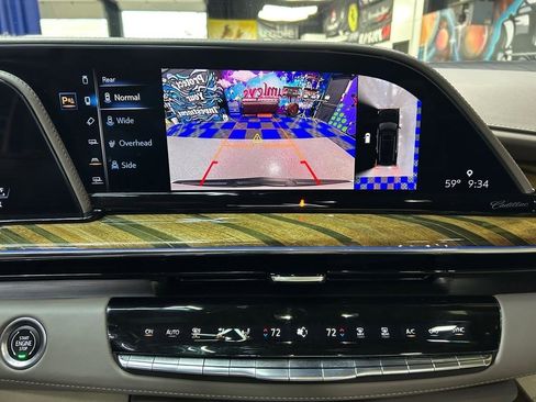 Used 2022 Cadillac Escalade Premium Luxury Platinum AWD/4WD image 27