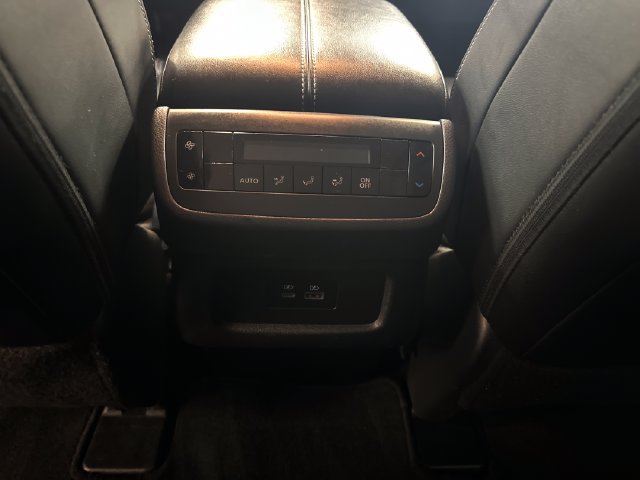 Used 2023 Nissan Pathfinder SL AWD/4WD image 26