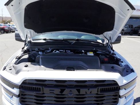 New 2026 RAM 2500 Big Horn AWD/4WD image 31