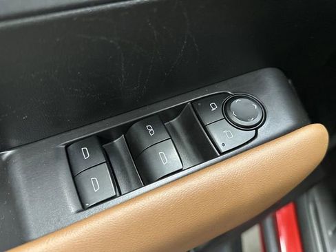 Used 2023 GMC Canyon AT4 image 31