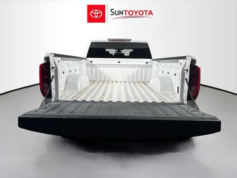 Used 2020 GMC Sierra 1500 2WD Crew Cab w/ Sierra Value Package image 31