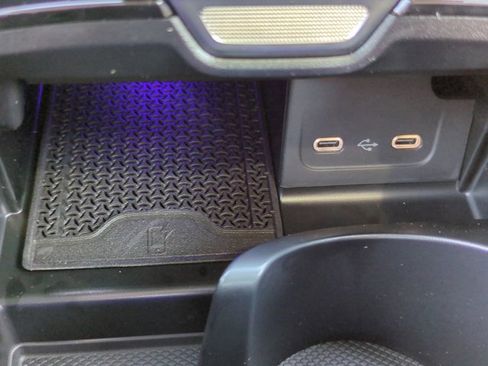 Used 2025 Mercedes-Benz C 300 Sedan image 21